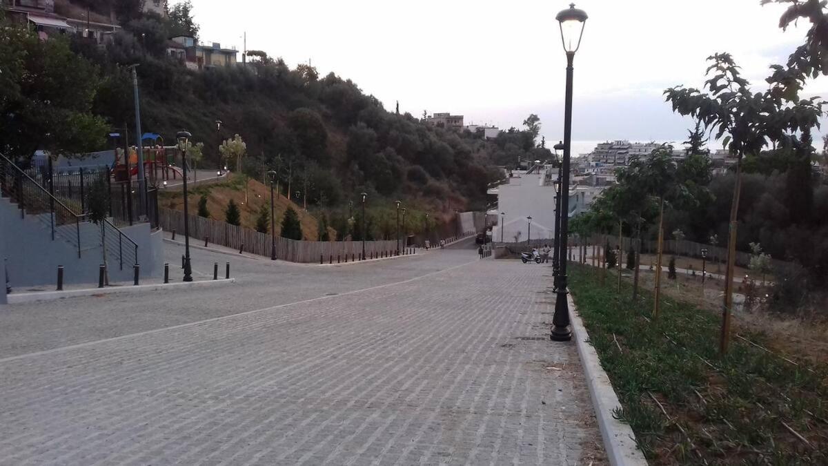 Ανεξάρτητη Γκαρσονιέρα Κοντά Στο Κέντρο Της Πάτραςアパートメント エクステリア 写真