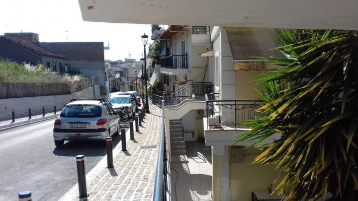 Ανεξάρτητη Γκαρσονιέρα Κοντά Στο Κέντρο Της Πάτραςアパートメント エクステリア 写真