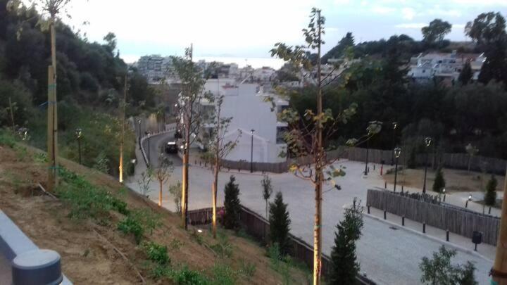Ανεξάρτητη Γκαρσονιέρα Κοντά Στο Κέντρο Της Πάτραςアパートメント エクステリア 写真